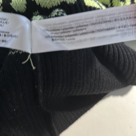 NWOT. Zara Black/Green Printed Knit Sweater. Size S. - Picture 6 of 8